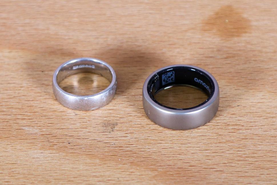 2025 Amazfit Helio Ring - comparison.jpg
