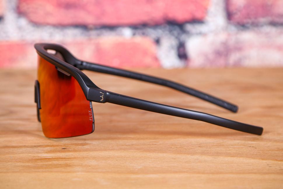 2025 BBB Valor Flux glasses - side.jpg