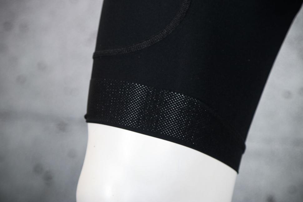 2025 Boardman 9 Series Bib Shorts - cuff gripper.jpg
