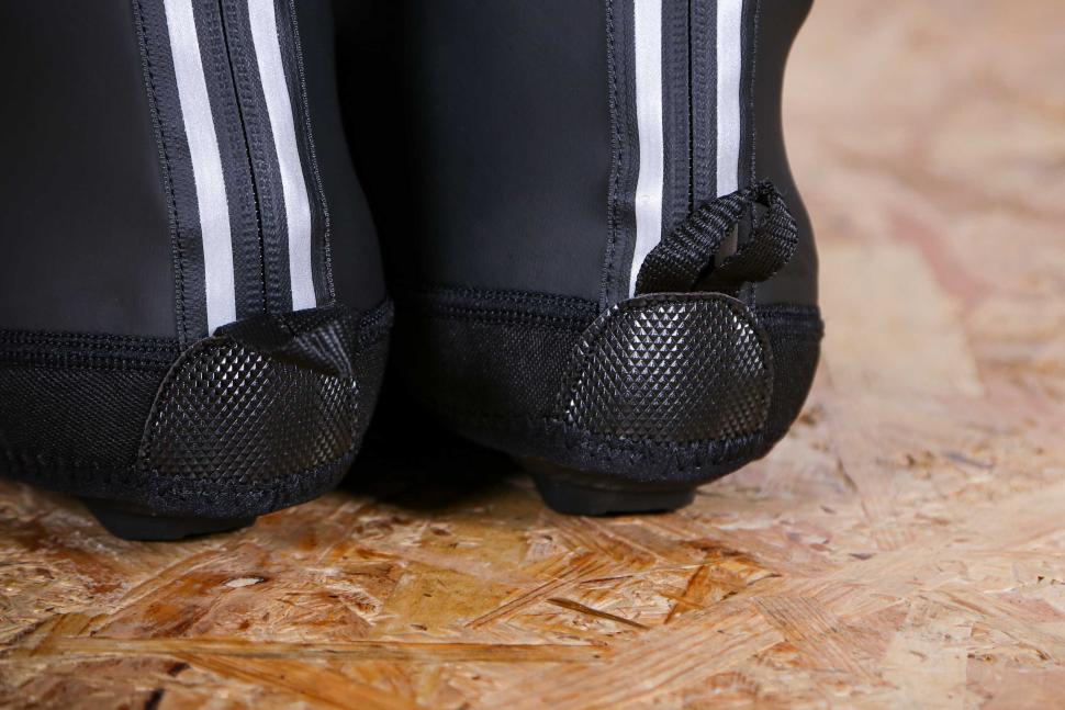 2025 Boardman Cycle Overshoes - heels detail.jpg