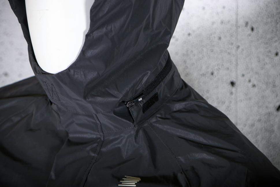2025 Boardman Mens Waterproof Jacket - hood zip 2.jpg