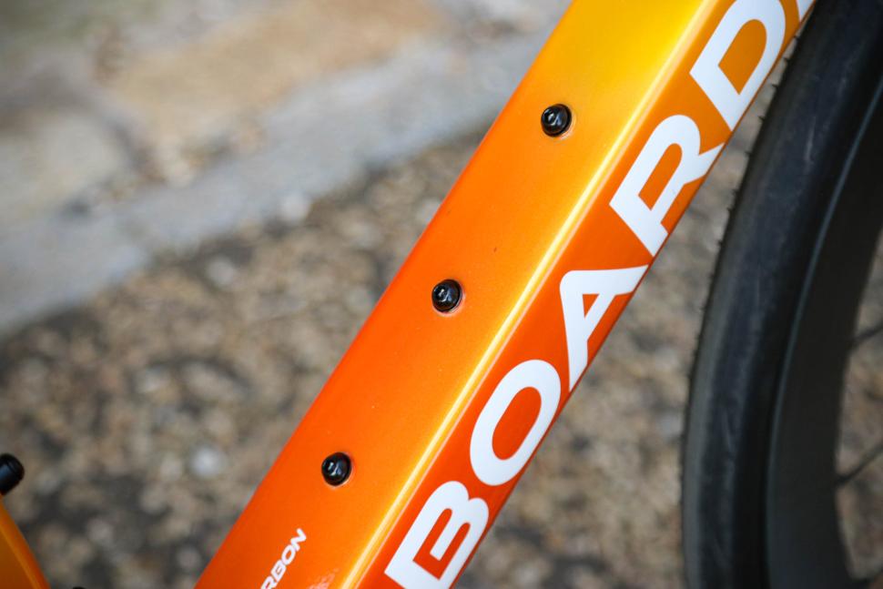 2025 Boardman SLR 9.4 Carbon LTD - downtube bosses.jpg