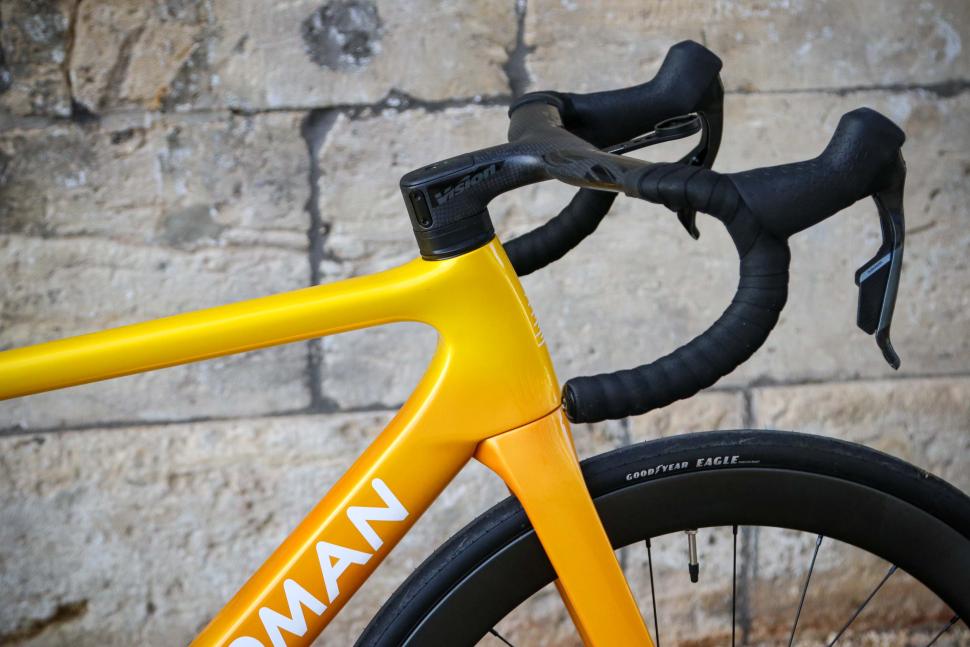 2025 Boardman SLR 9.4 Carbon LTD - headtube.jpg