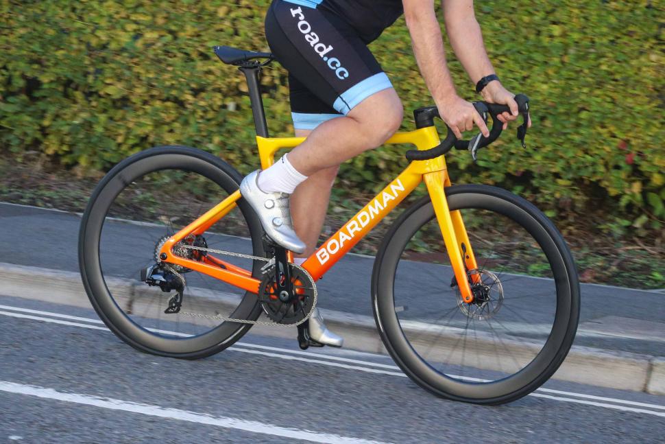 2025 Boardman SLR 9.4 Carbon LTD - riding 1.jpg