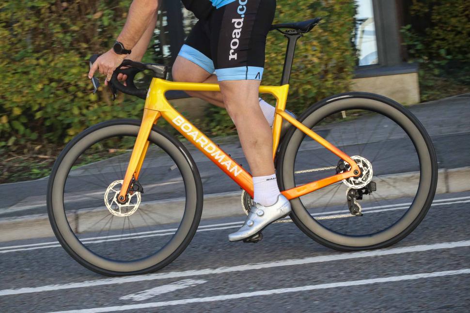 2025 Boardman SLR 9.4 Carbon LTD - riding 2.jpg