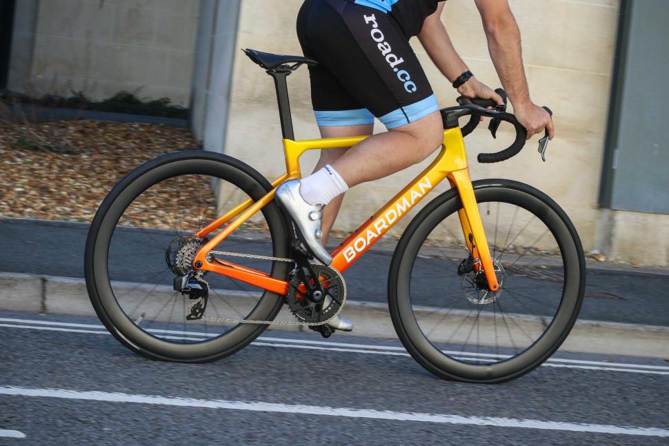 2025 Boardman SLR 9.4 Carbon LTD - riding 3.jpg