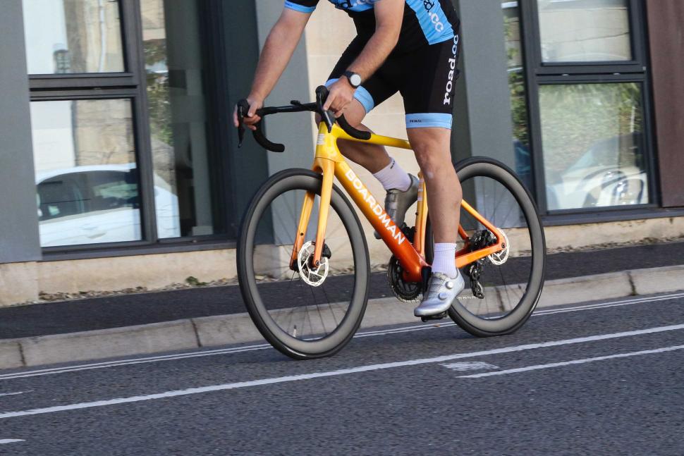 2025 Boardman SLR 9.4 Carbon LTD - riding 4.jpg