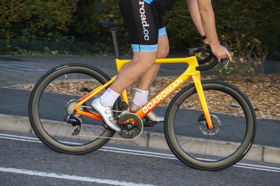 2025 Boardman SLR 9.4 Carbon LTD - riding 5.jpg