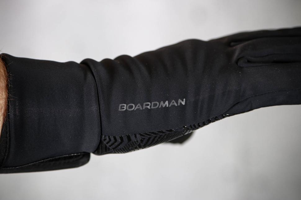 2025 Boardman Winter Gloves - logo.jpg