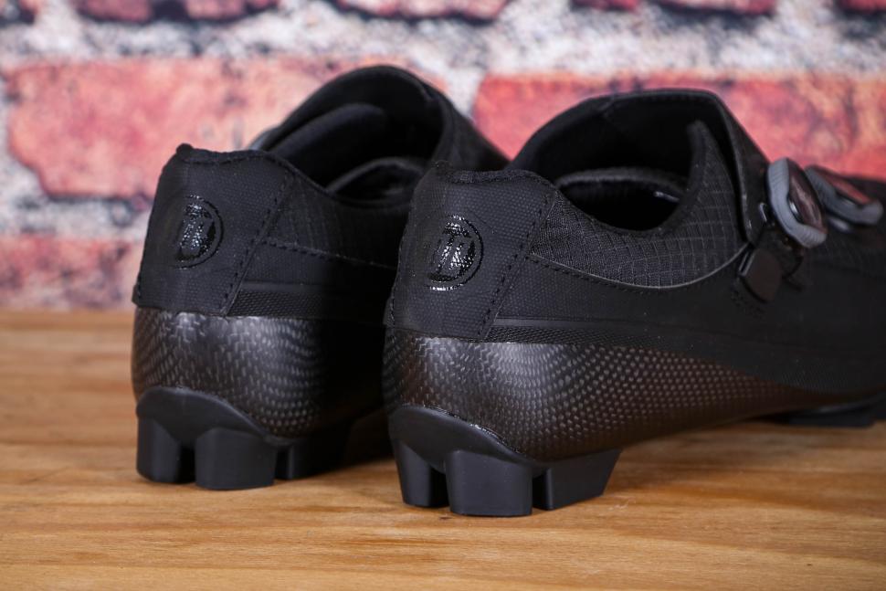 2025 Bont Riot G Shoes - heels.jpg