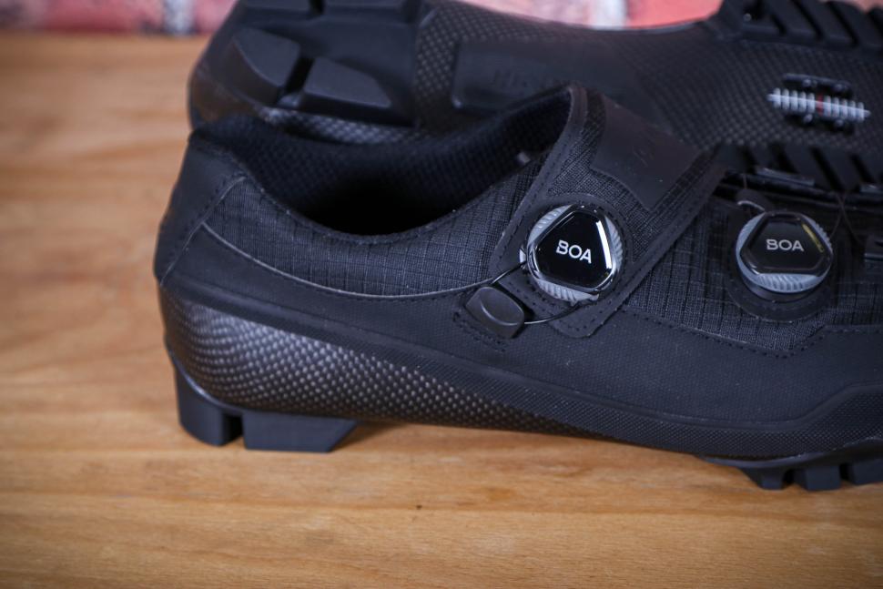 2025 Bont Riot G Shoes - rear.jpg