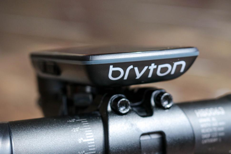 2025 Bryton Rider S810 - on bike front.jpg