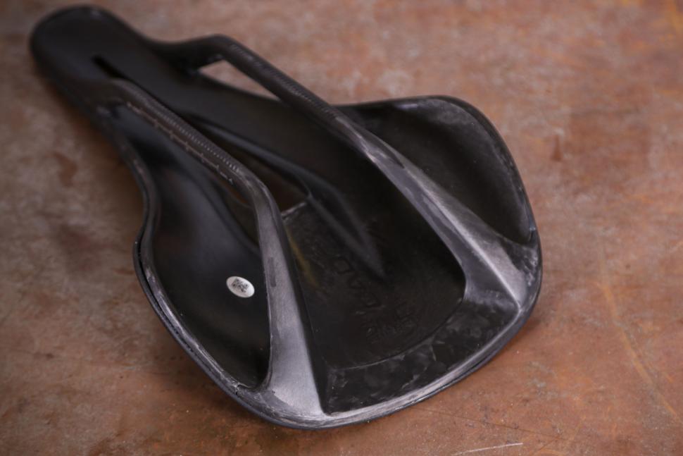 2025 CADEX AMP 3D Saddle - underside rear.jpg