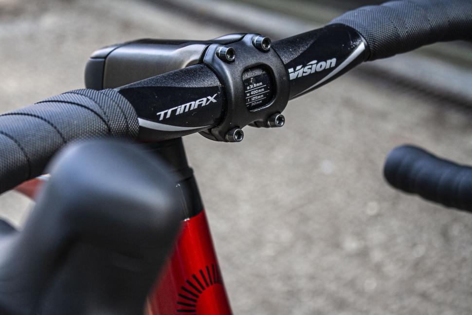 2025 Cannondale Synapse Carbon 4 bar detail.jpg