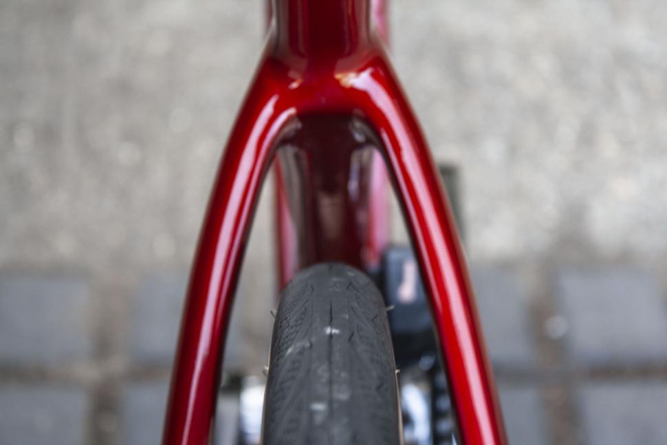 2025 Cannondale Synapse Carbon 4 rear tyre clearance 2.jpg