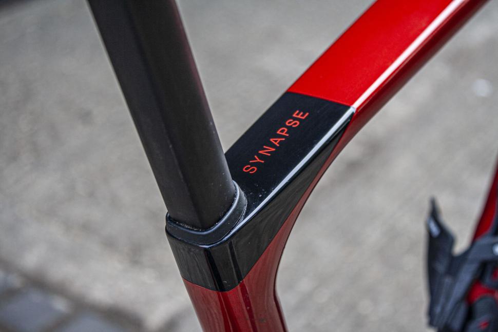 2025 Cannondale Synapse Carbon 4 seatpost.jpg