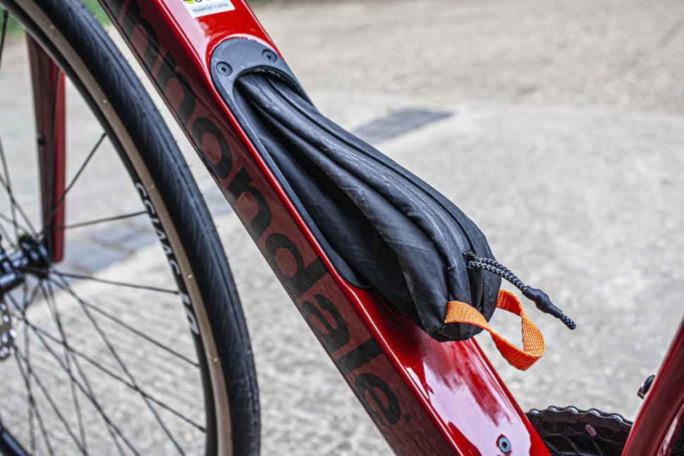 2025 Cannondale Synapse Carbon 4 storage 3.jpg