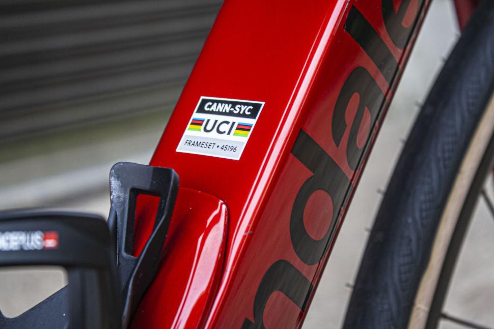 2025 Cannondale Synapse Carbon 4 storage lid.jpg