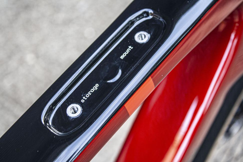 2025 Cannondale Synapse Carbon 4 top tube storage bosses.jpg