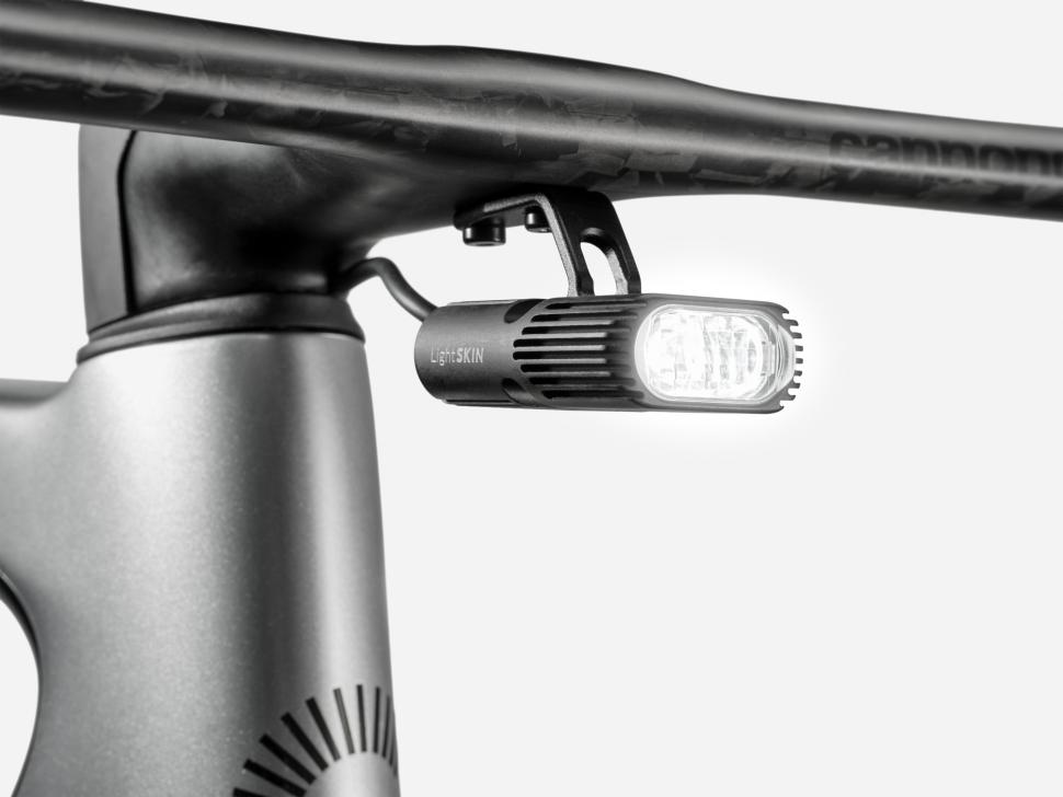 2025 Cannondale Synapse Lab 71 SmartSense front light