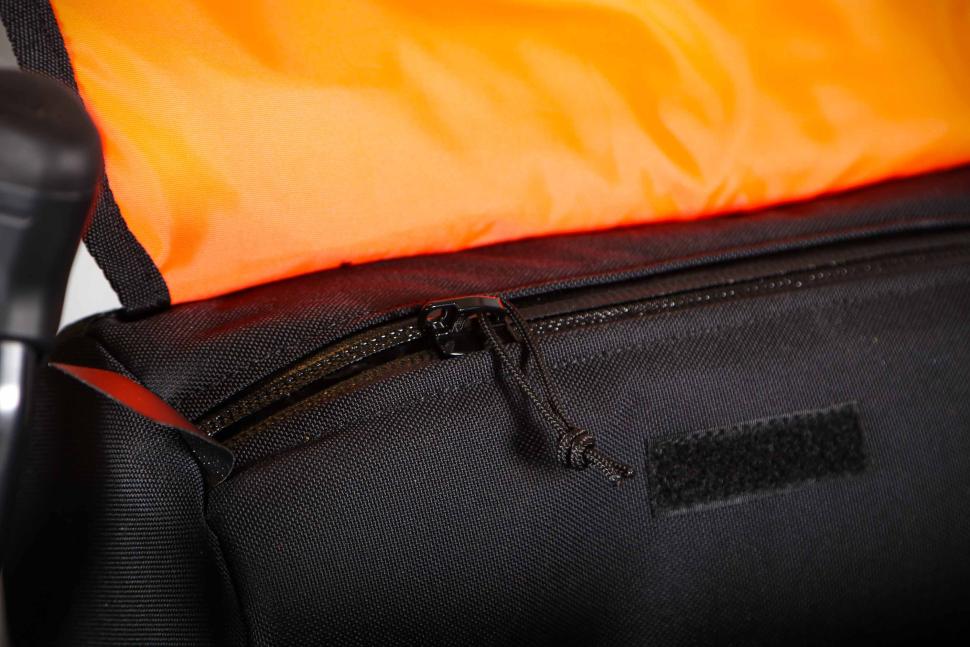 2025 Carradice Harrop Barbag - zip.jpg
