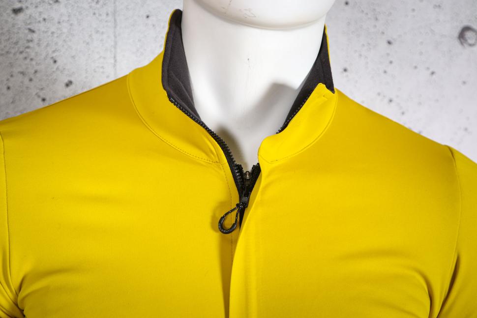 2025 Castelli Alpha 150 jacket - collar.jpg