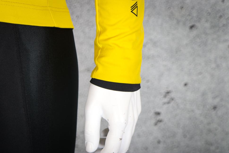 2025 Castelli Alpha 150 jacket - cuff.jpg