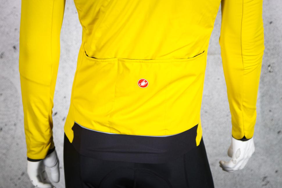 2025 Castelli Alpha 150 jacket - pockets.jpg