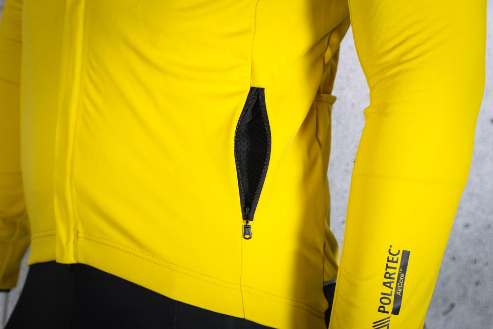 2025 Castelli Alpha 150 jacket - zip pocket.jpg