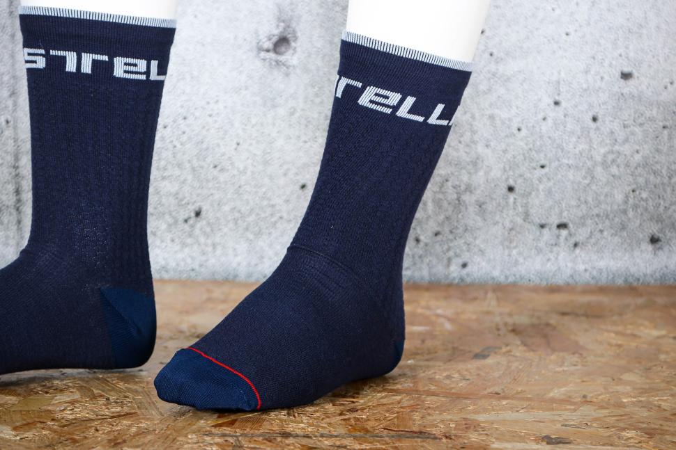 2025 Castelli Distanza 20 socks - 2.jpg