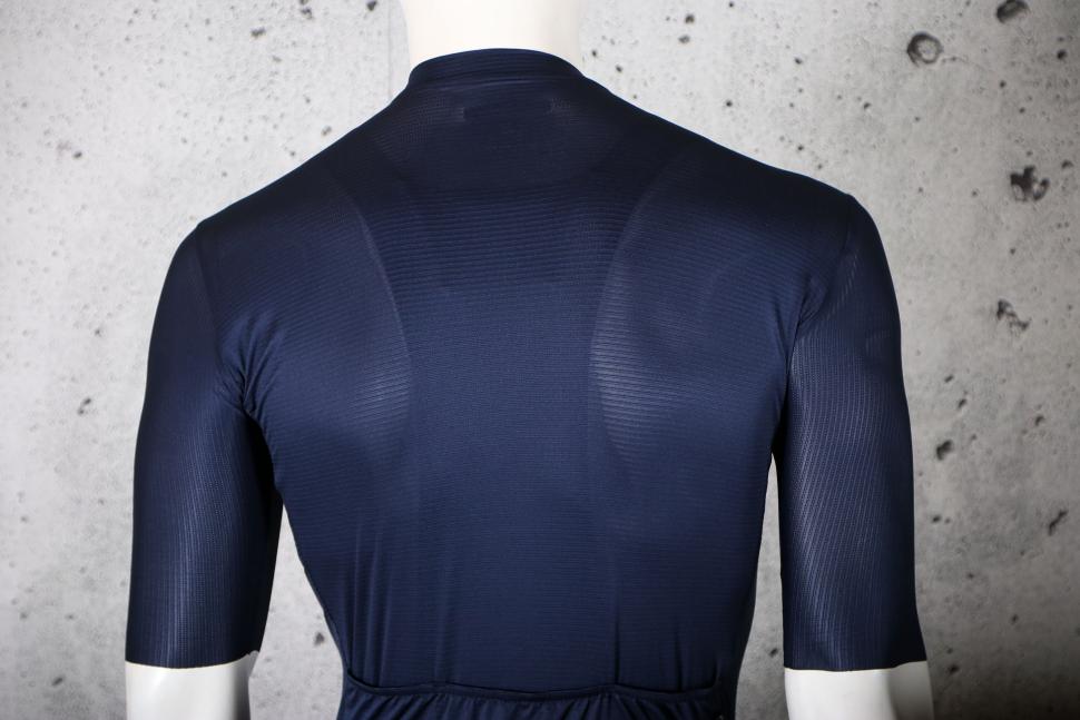 2025 Castelli Espresso Jersey - shoulders.jpg