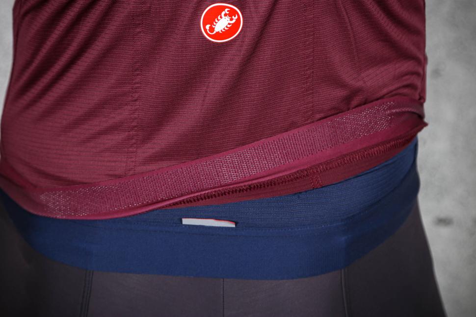 2025 Castelli Espresso Vest - gripper.jpg