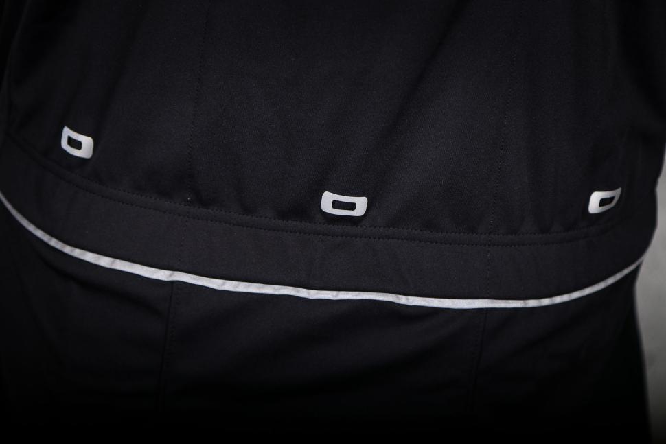 2025 Castelli Perfetto RoS 3 Jacket - pockets detail.jpg