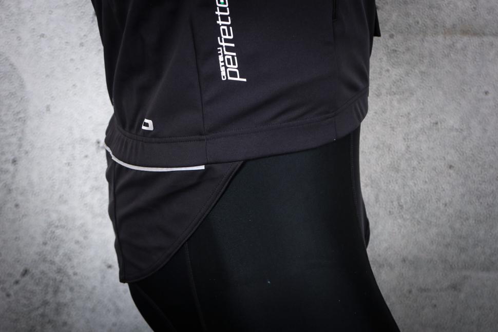 2025 Castelli Perfetto RoS 3 Jacket - tail.jpg