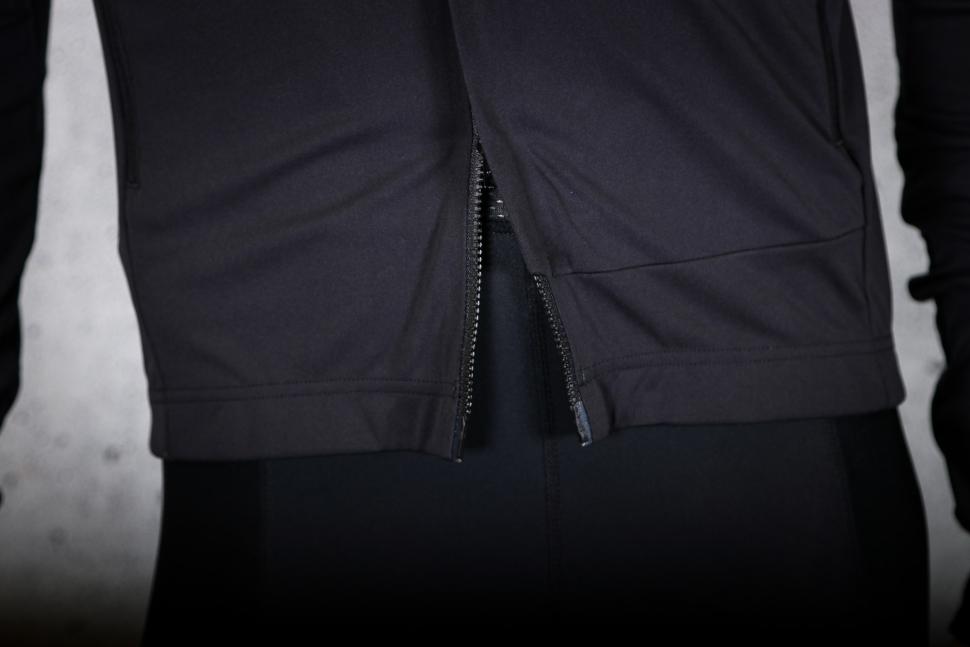 2025 Castelli Perfetto RoS 3 Jacket - zip from base.jpg