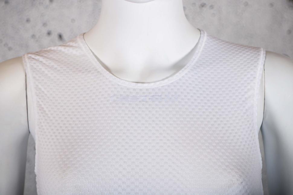 2025 Castelli Pro Mesh Women's Sleeveless Base Layer - collar.jpg
