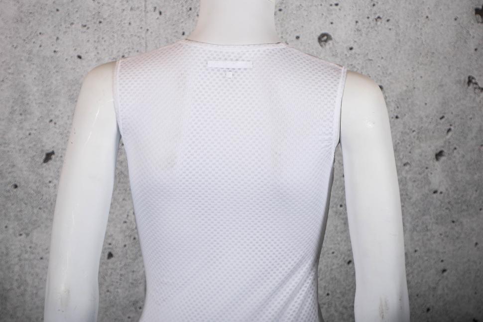 2025 Castelli Pro Mesh Women's Sleeveless Base Layer - shoulders.jpg