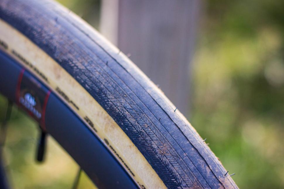 2025 Cervelo Aspero-5 Red AXS 1 - tyre detail.jpg