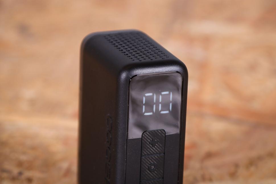 2025 Coospo X1 Electric Tiny Bike Pump - display.jpg