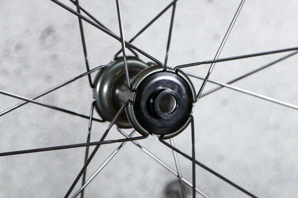 2025 Corima 45R wheelset - front hub 2.jpg