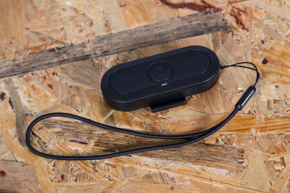2025 CYCPLUS High-Power Smart Fitness Fan - remote.jpg