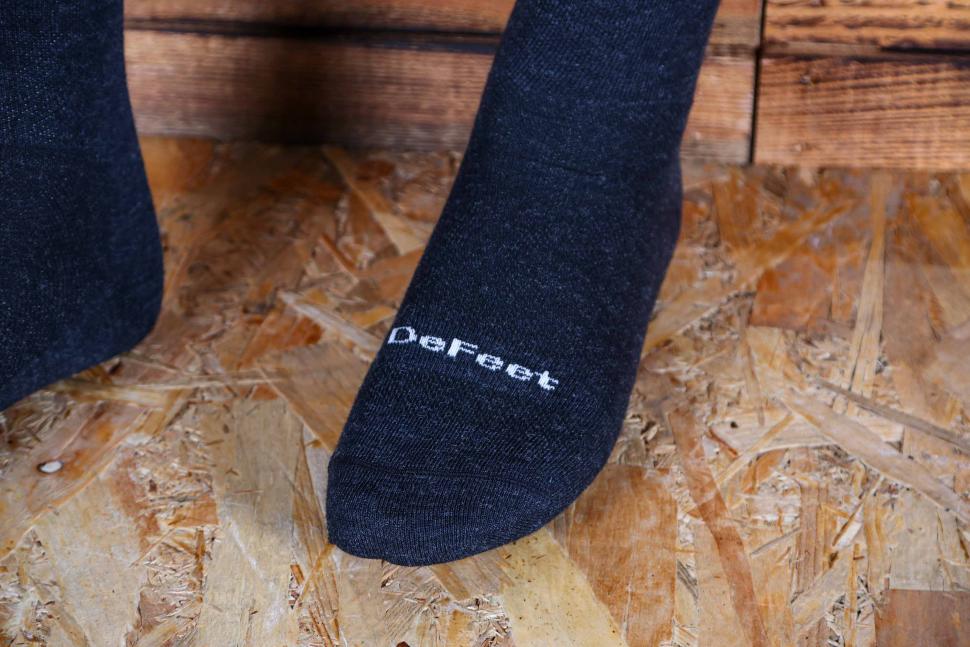 2025 Defeet Wooleator Pro 6in D-Logo socks - detail.jpg