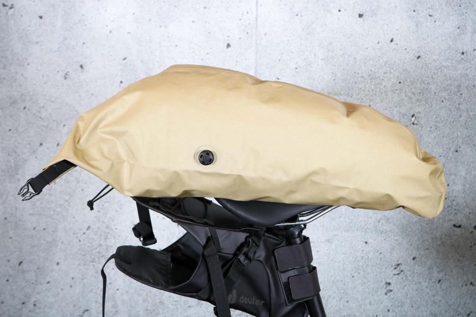 2025 Deuter Cabezon SB 16 - dry bag.jpg