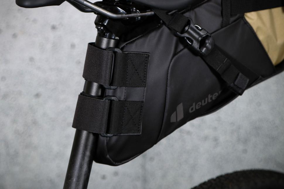 2025 Deuter Cabezon SB 16 - seta post straps.jpg