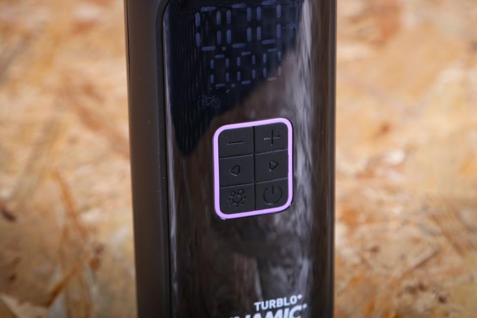 2025 Dynamic Bike Care Turblo+ Electric pump - buttons.jpg