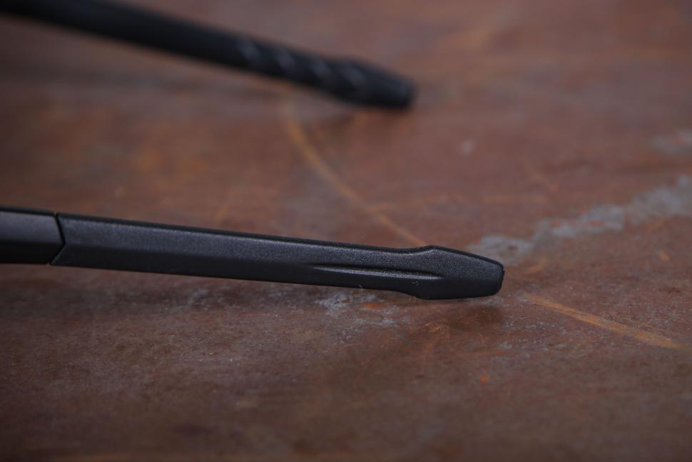 2025 Ekoi LUMEN glasses - arm detail.jpg