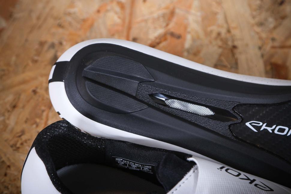 2025 Ekoi Perf R4 Road shoes - sole heel.jpg