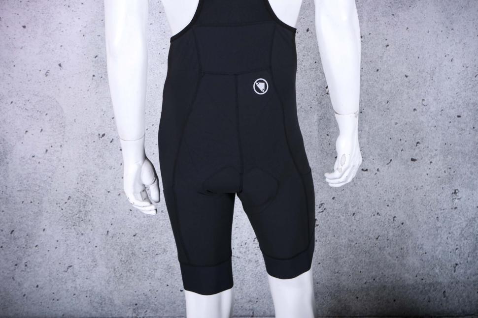 2025 Endura Loop Bibshorts - legs back.jpg