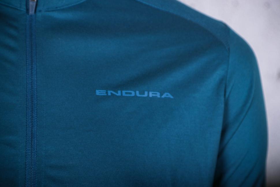 2025 Endura Men's Loop Short Sleeved Zipped Jersey - Barra Blue - chest logo.jpg