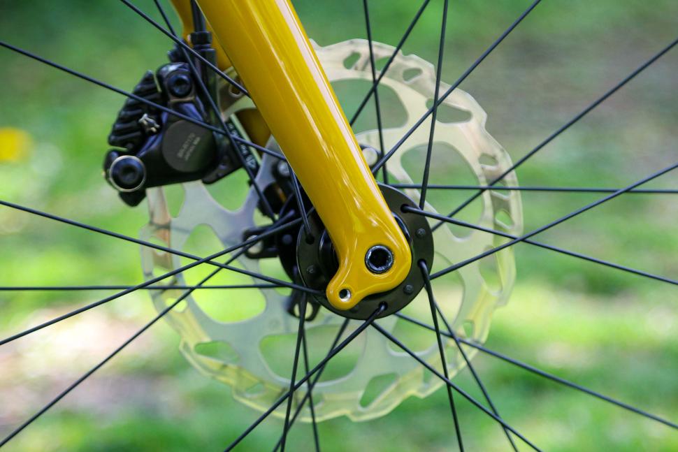 2025 Fairlight Strael 4.0 - fork detail.jpg